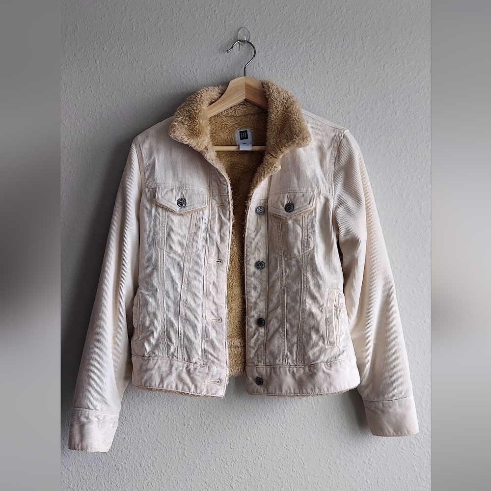 GAP Cream Corduroy Coat Sherpa Lined Trucker Jacket Style Womens
